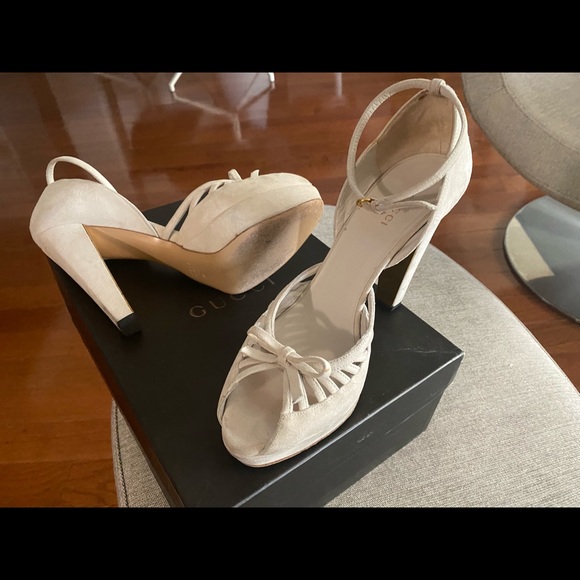 Gucci heels (new ivory) lightly worn - Picture 2 of 5